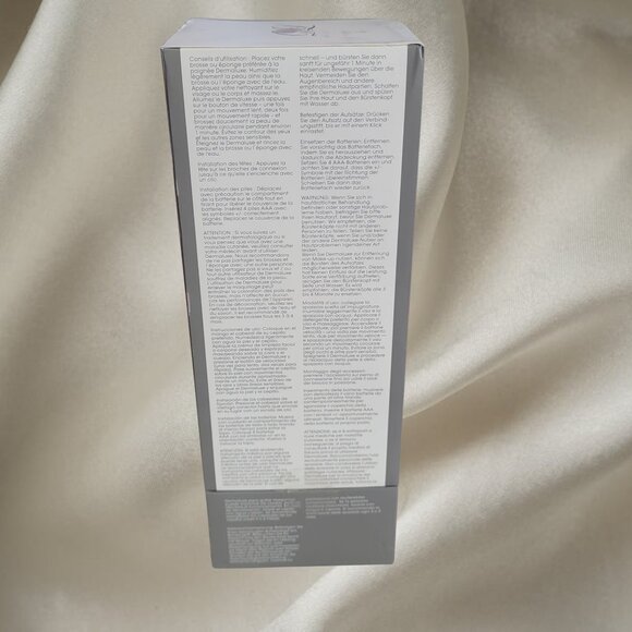 Dermaluxe Skincare Product Box - Gray and White, New in Box - Picture 4 of 12